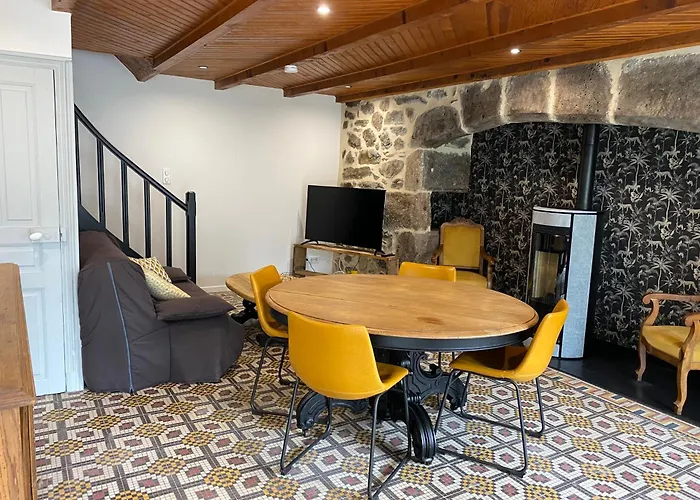 Maison Curieres